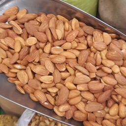 مغز بادام شیرین