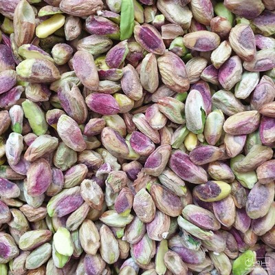 مغز پسته تازه